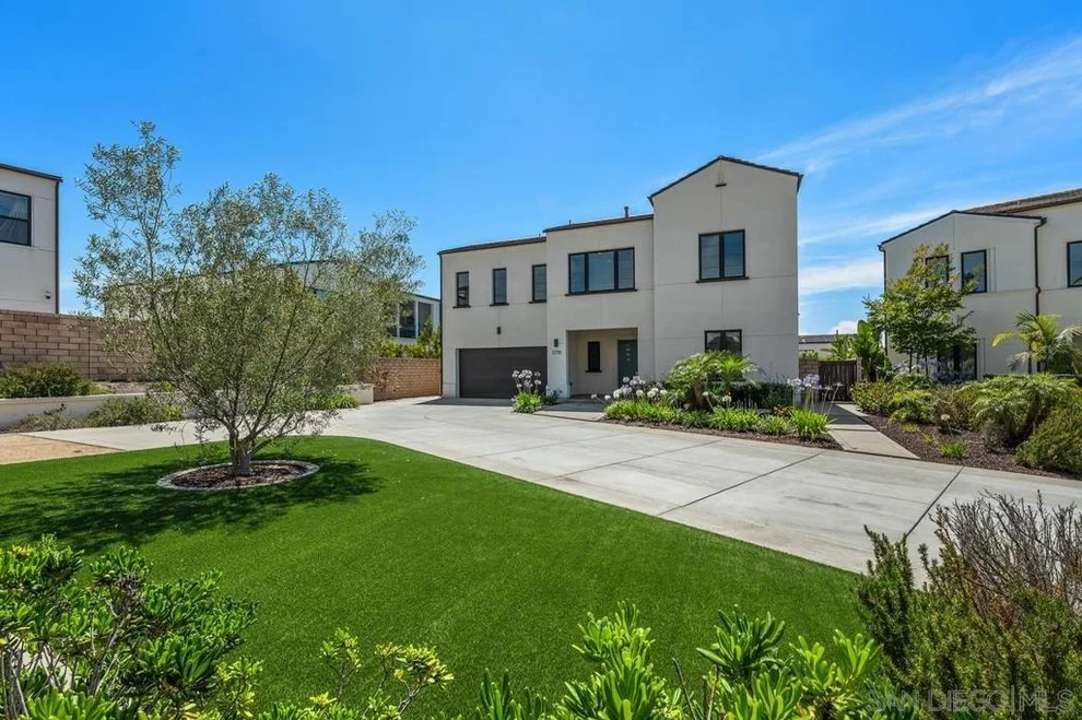 Unit for sale at 13710 Chestnut Ct, San Diego, CA 92130
