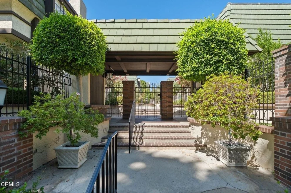 Unit for sale at 885 S Orange Grove Boulevard, Pasadena, CA 91105