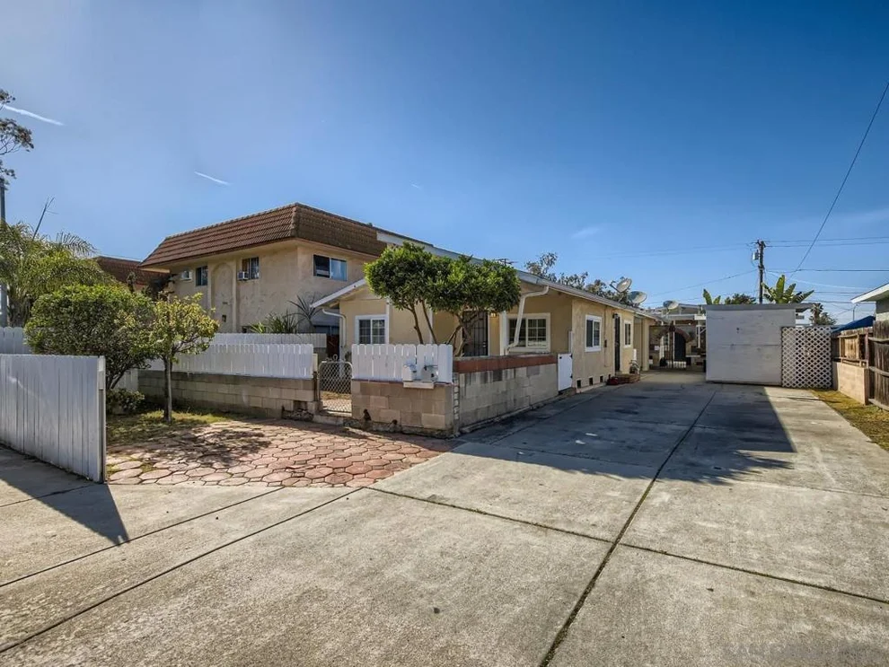 Unit for sale at 426 428 W 8Th Ave, Escondido, CA 92025