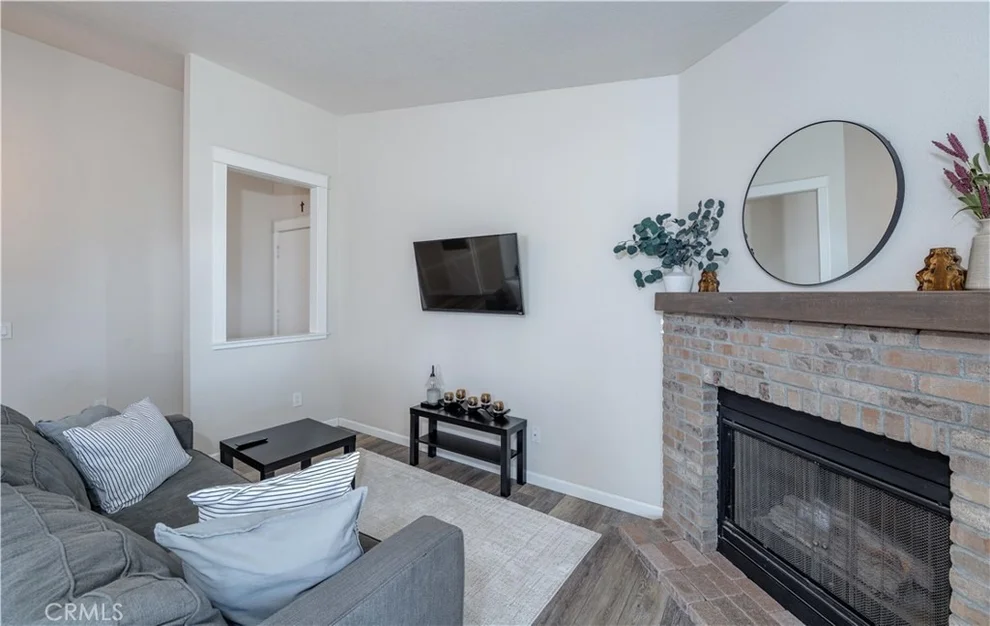 Unit for sale at 2552 Avenida Del Vista, Corona, CA 92882
