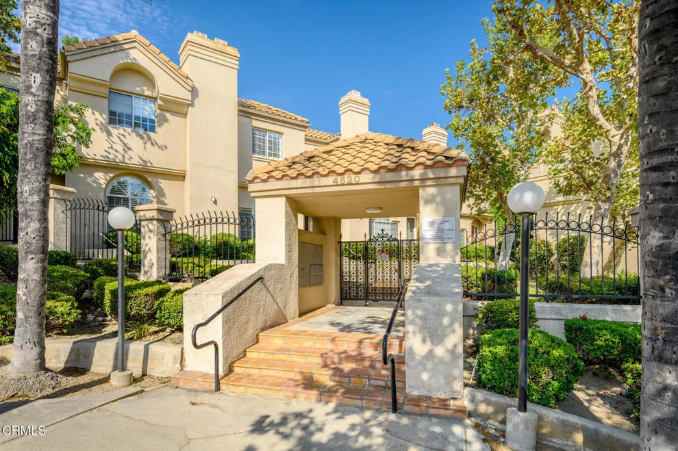 Unit for sale at 4520 Pennsylvania Avenue, La Crescenta, CA 91214