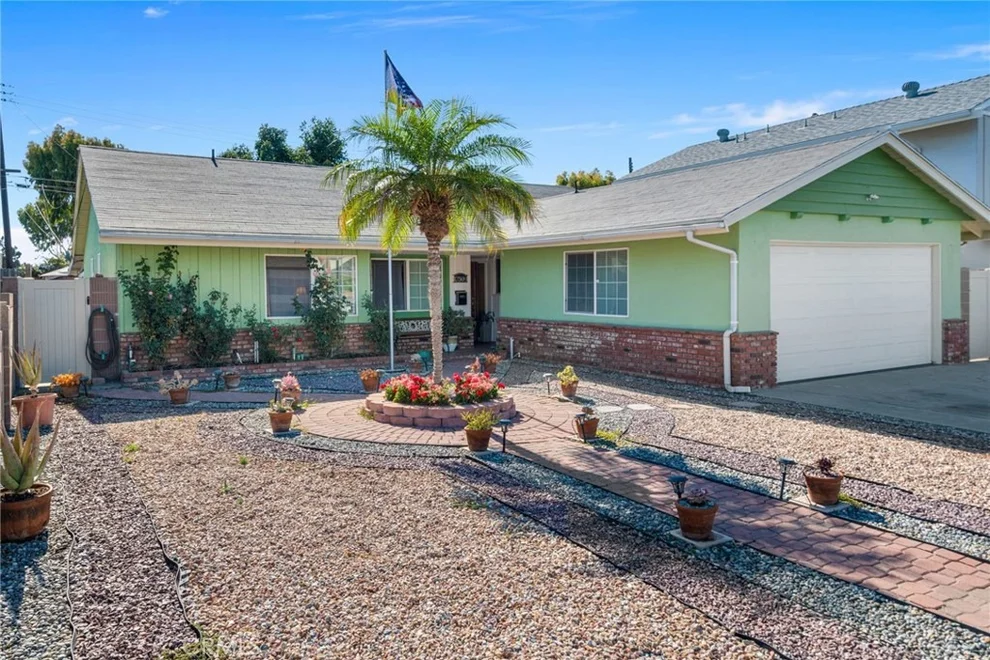 Unit for sale at 17509 Balfern Avenue, Bellflower, CA 90706