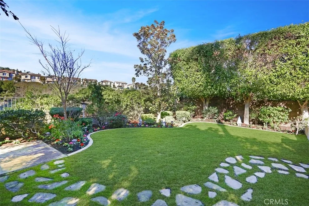 Unit for sale at 1018 Las Posas, San Clemente, CA 92673