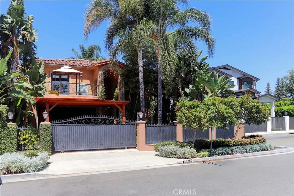 Unit for sale at 4759 Lemona, Sherman Oaks, CA 91403