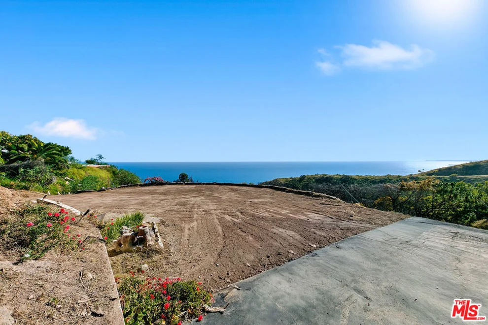 Unit for sale at 20756 Seaboard Road, Malibu, CA 90265
