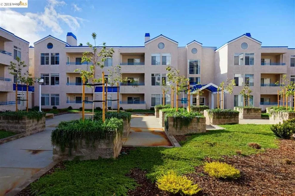 Unit for sale at 535 Pierce St, Albany, CA 94706