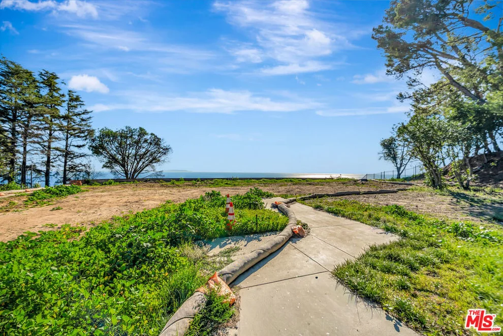 Unit for sale at 20940 Big Rock Drive, Malibu, CA 90265