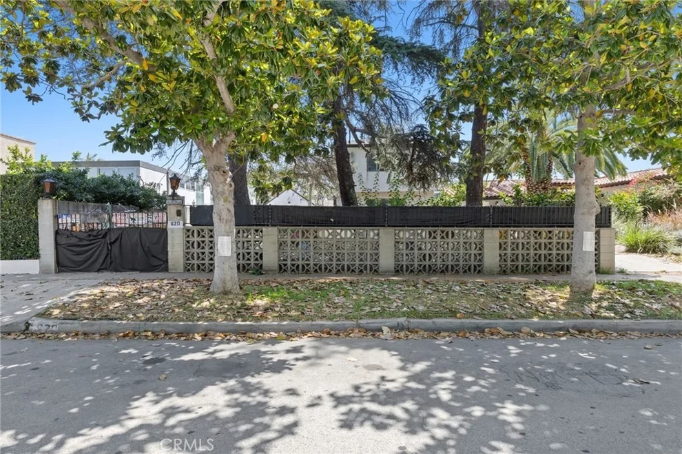 Unit for sale at 620 N Kilkea Drive, Los Angeles, CA 90048