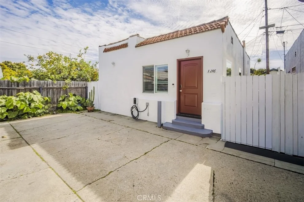 Unit for sale at 1216 E Barcelona, Long Beach, CA 90813