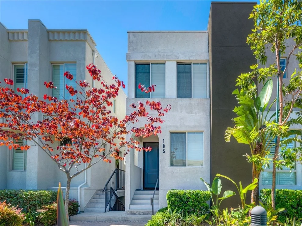 Unit for sale at 5560 Boardwalk, Hawthorne, CA 90250