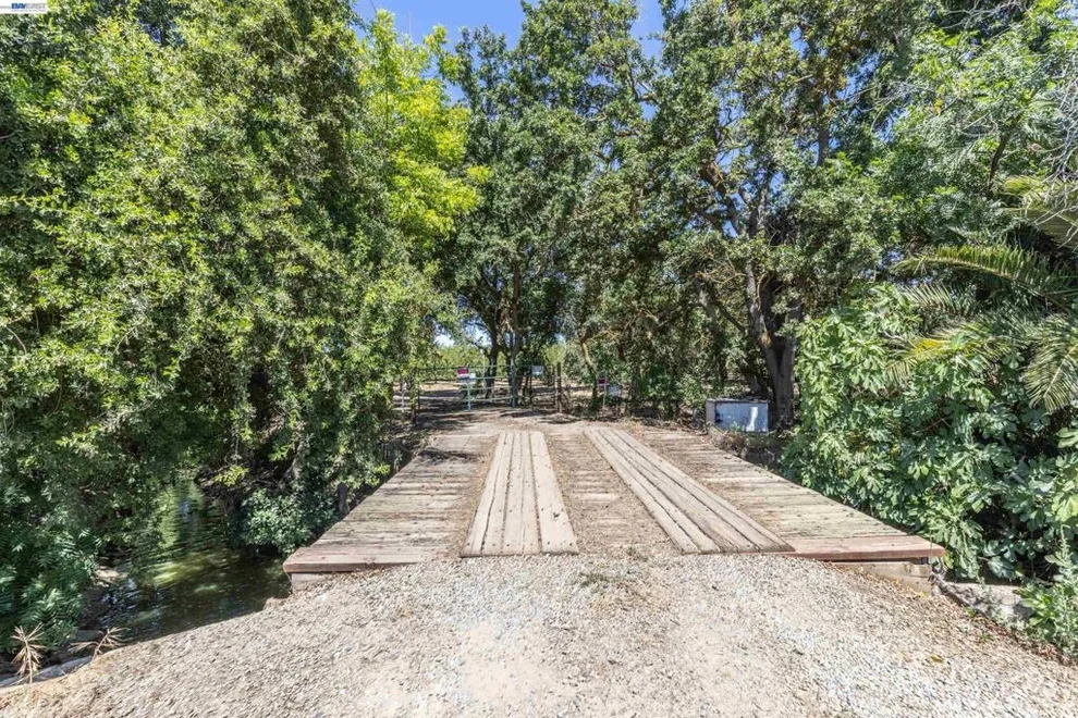 Unit for sale at 3515 Kellogg Creek Rd, Byron, CA 94514