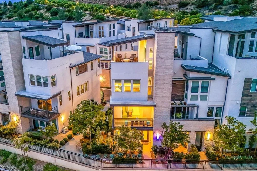 Unit for sale at 2858 Avella Cir, San Diego, CA 92108