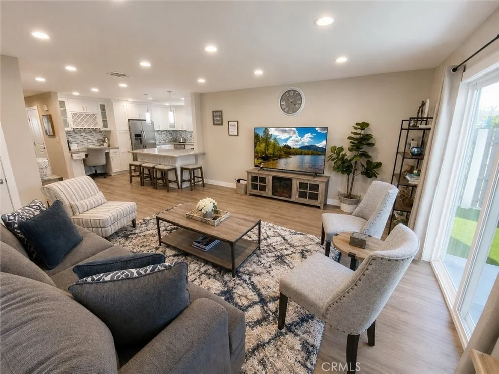 Unit for sale at 401 Eton, Burbank, CA 91504