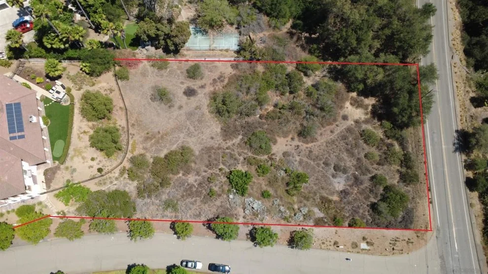 Unit for sale at 1986 Via Rancho Pkwy, Escondido, CA 92029