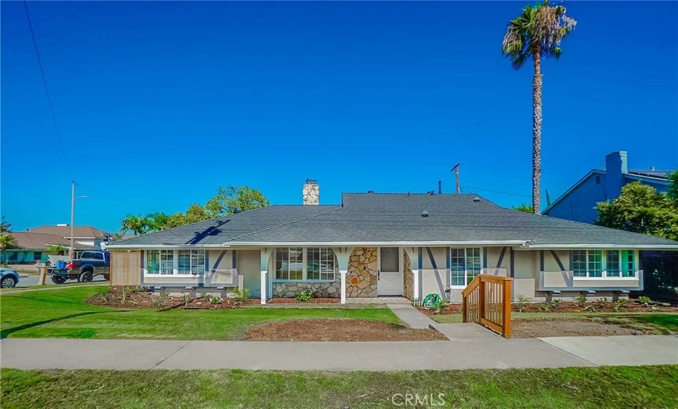 Unit for sale at 13652 Yorba Street, Tustin, CA 92780
