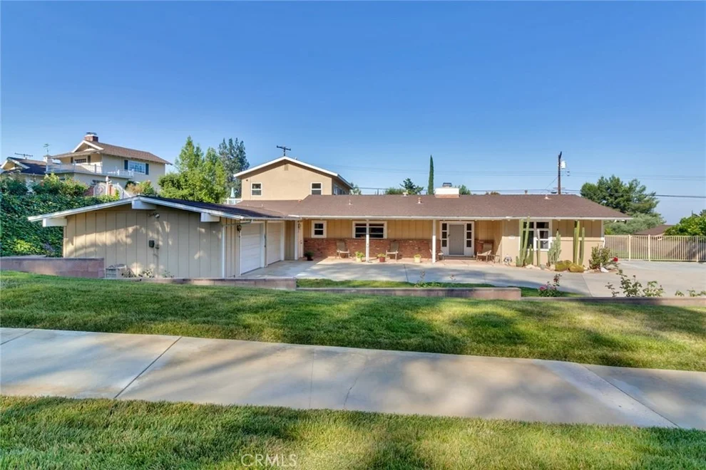 Unit for sale at 354 E Sunset Drive N, Redlands, CA 92373