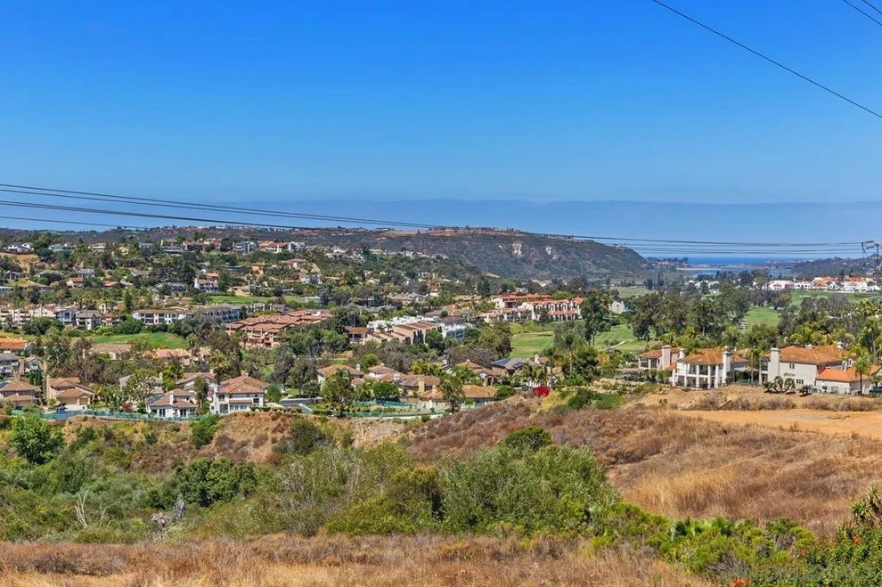 Unit for sale at 3165 Vista Mar, Carlsbad, CA 92009