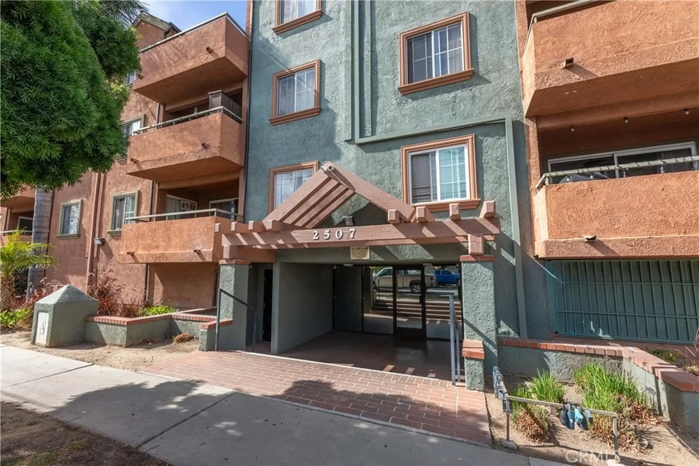 Unit for sale at 2507 15th, Long Beach, CA 90804