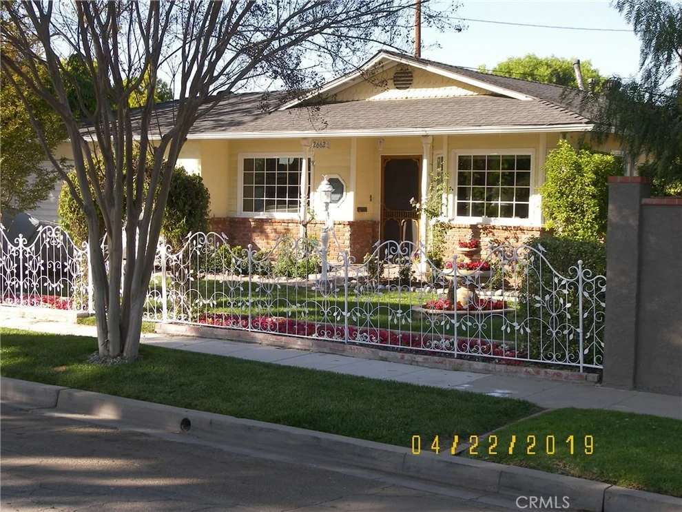 Unit for sale at 2662 Vuelta Grande Avenue, Long Beach, CA 90815