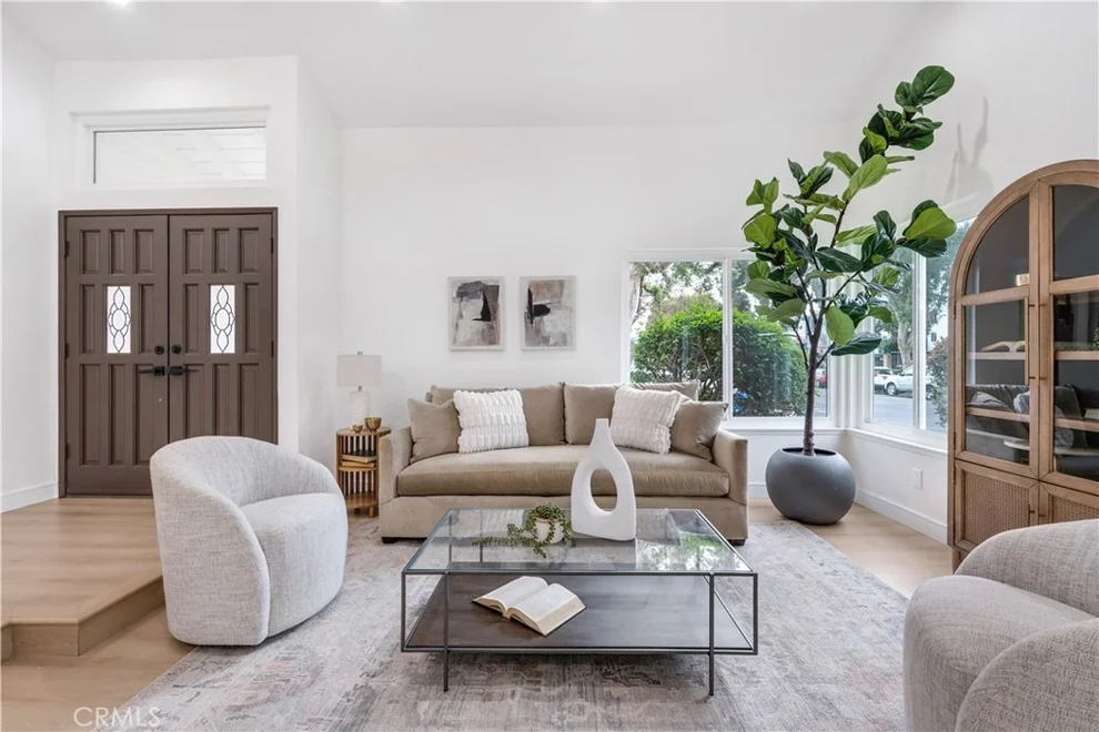 Unit for sale at 20657 Septo, Chatsworth, CA 91311