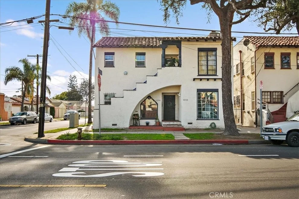 Unit for sale at 1250 W 83rd Street, Los Angeles, CA 90044