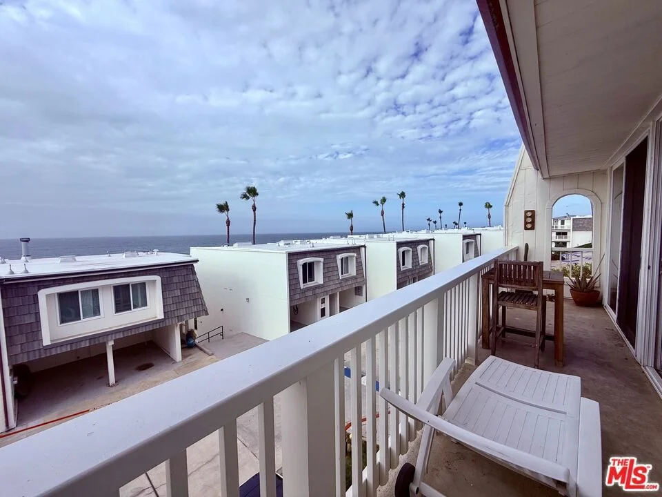 Unit for sale at 11934 Whalers Lane, Malibu, CA 90265