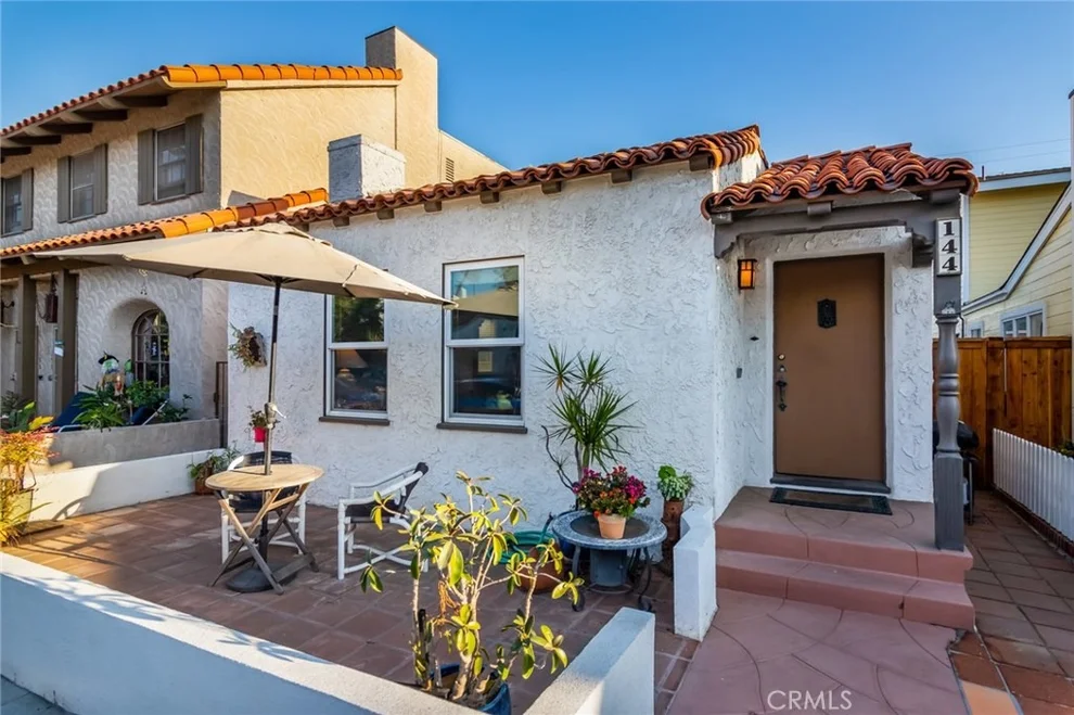 Unit for sale at 144 N Loreta Walk, Long Beach, CA 90803