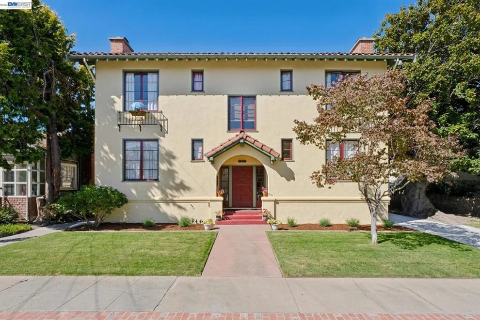 Unit for sale at 1525 Chestnut St, Alameda, CA 94501