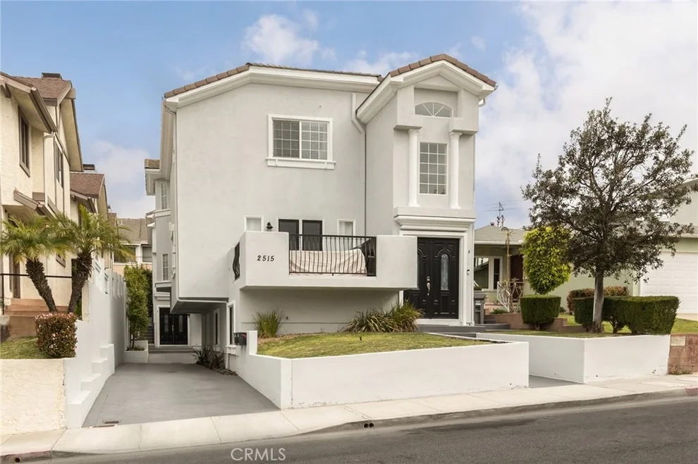 Unit for sale at 2515 Voorhees Avenue, Redondo Beach, CA 90278