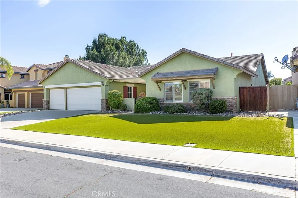 Unit for sale at 35841 Avignon Court, Winchester, CA 92596