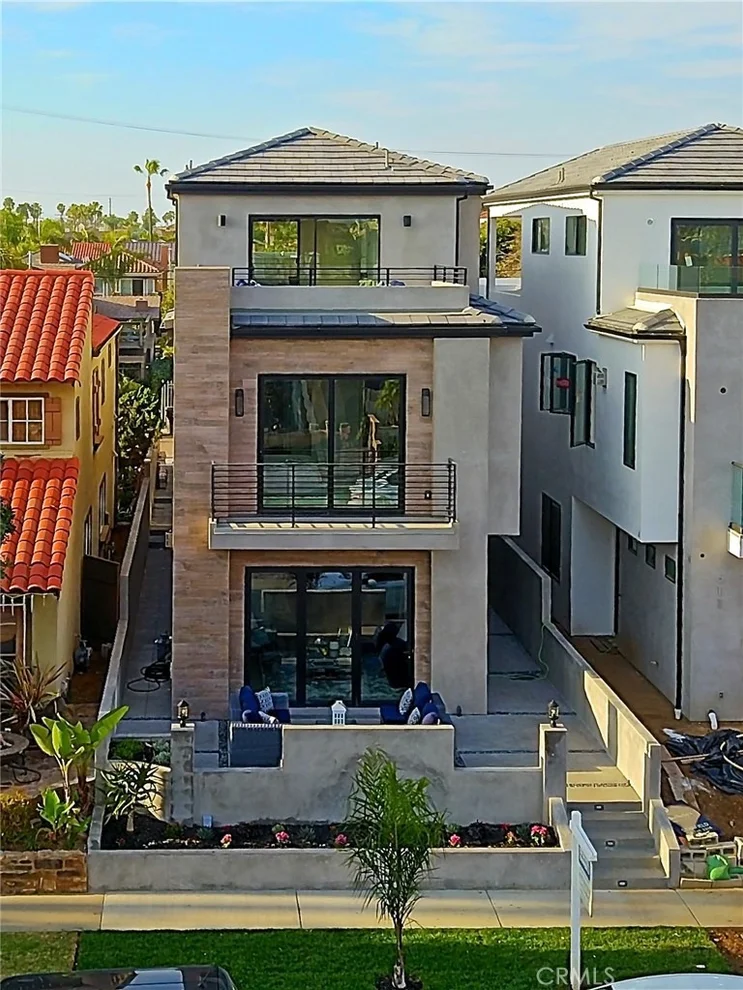 Unit for sale at 609 17th Street, Huntington Beach, CA 92648
