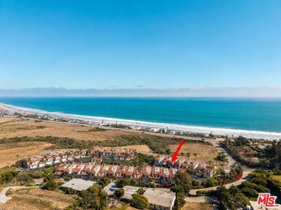 Unit for sale at 6422 Lunita Road, Malibu, CA 90265