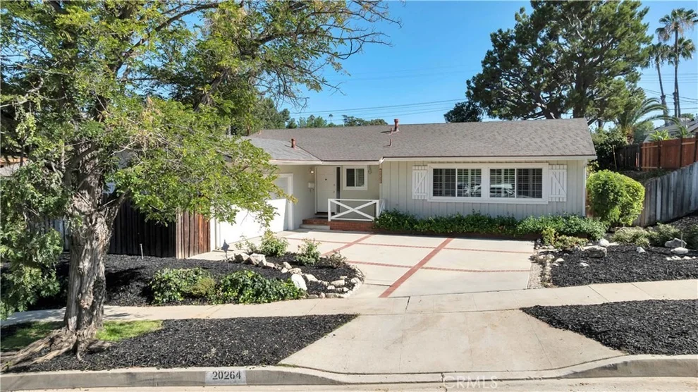 Unit for sale at 20264 Aetna Street, Woodland Hills, CA 91367