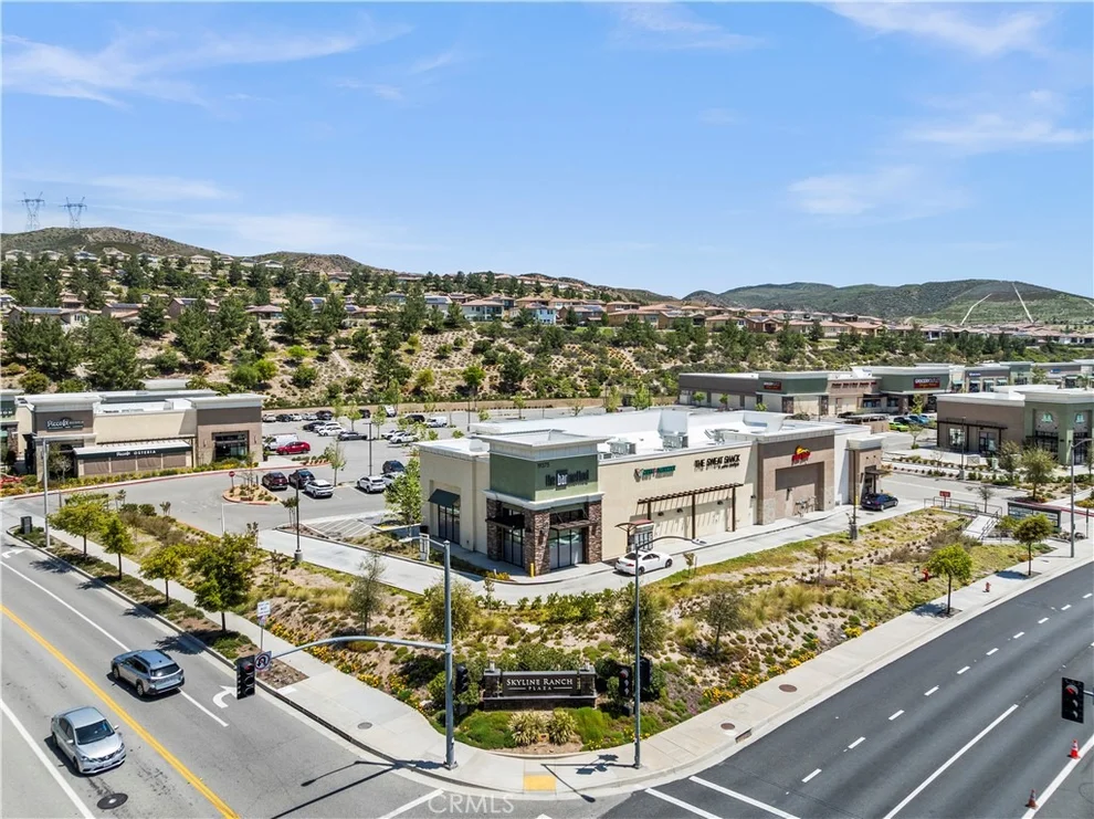 Unit for sale at 19527 Opal lane, Saugus, CA 91350