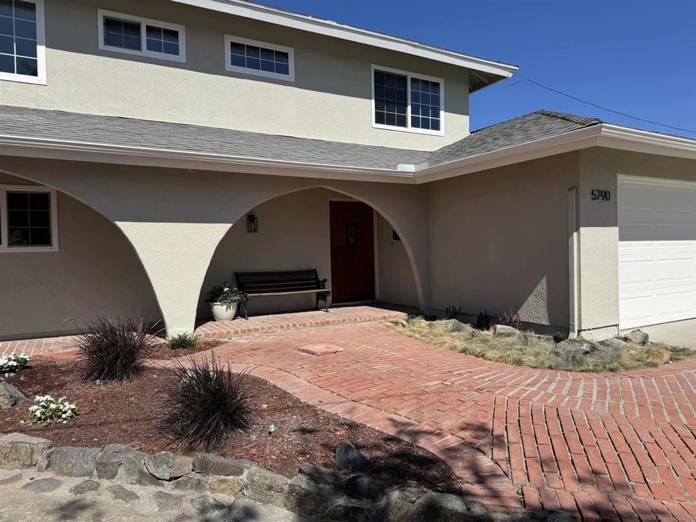 Unit for sale at 5790 Lone Star Dr, San Diego, CA 92120