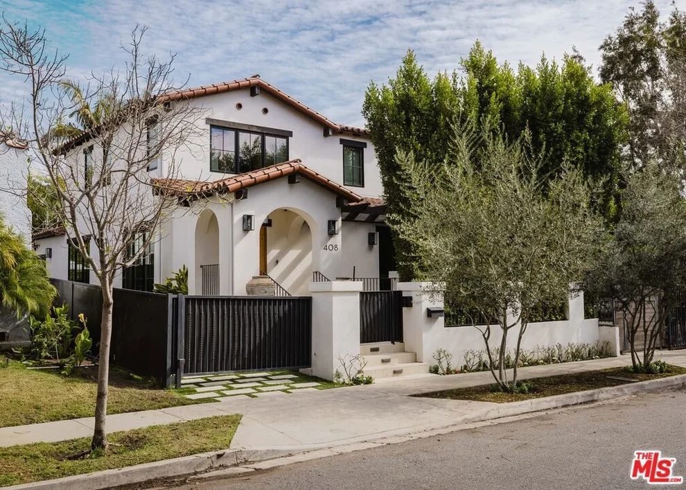 Unit for sale at 408 Westbourne Drive, Los Angeles, CA 90048