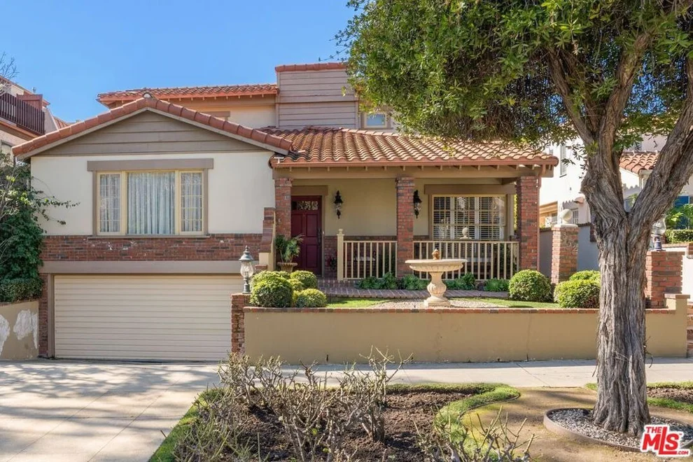 Unit for sale at 852 17th Street, Santa Monica, CA 90403