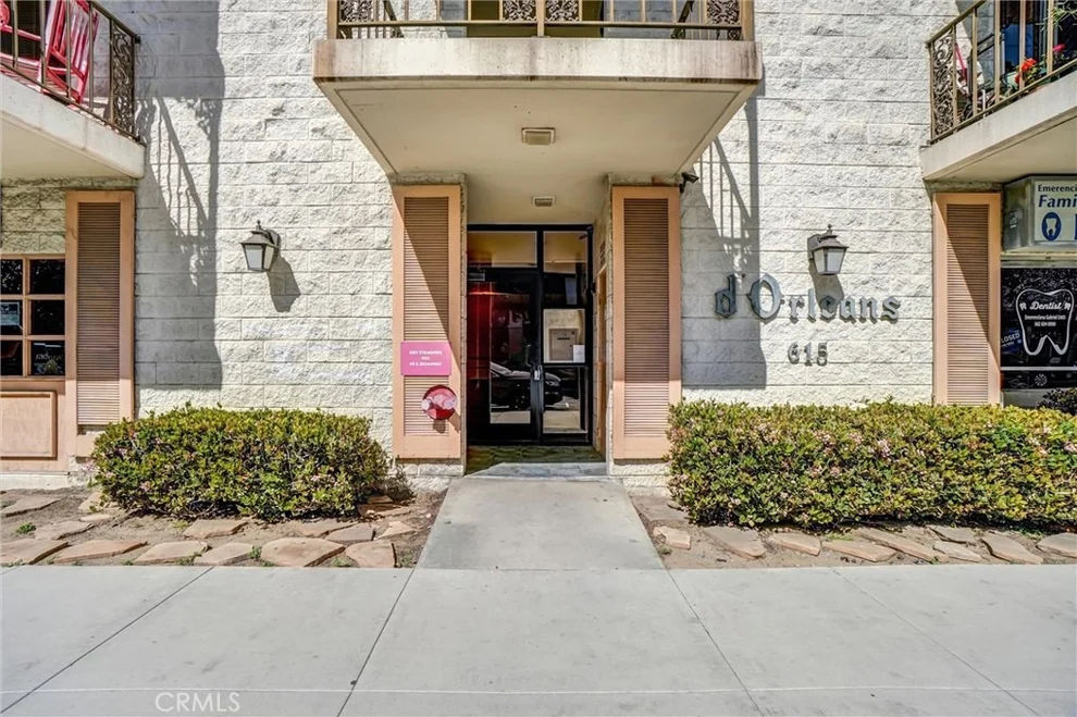 Unit for sale at 615 E Broadway, Long Beach, CA 90802