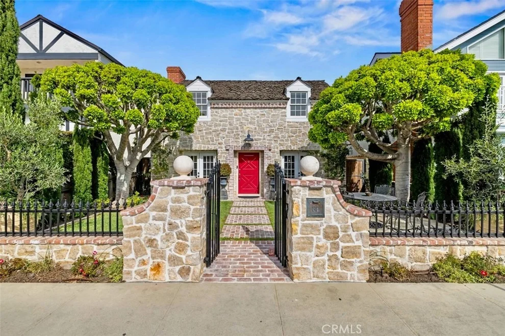 Unit for sale at 89 Rivo Alto Canal, Long Beach, CA 90803