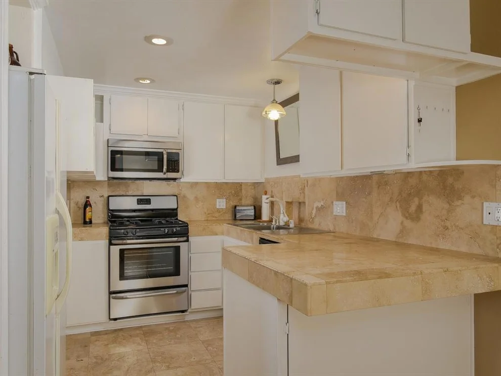Unit for sale at 6907 Quail Place, Carlsbad, CA 92009
