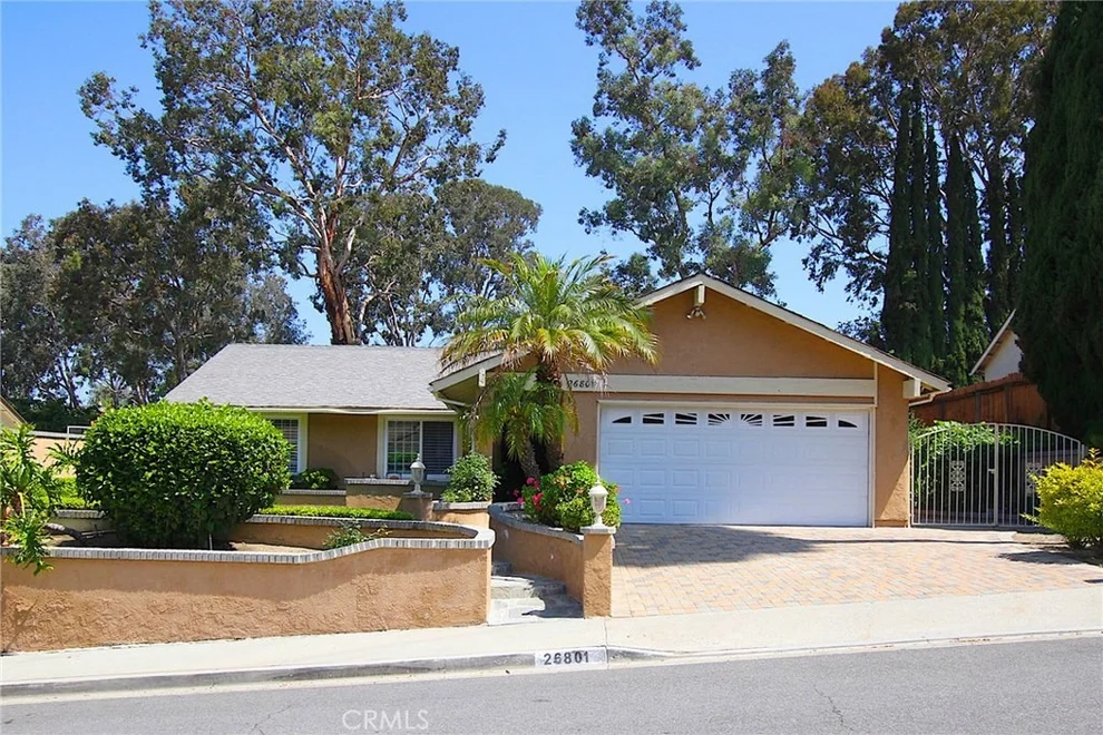 Unit for sale at 26801 Via Zaragosa, Mission Viejo, CA 92691