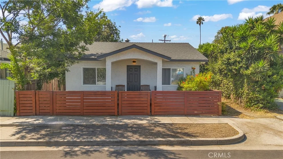 Unit for sale at 1162 39th Place, Los Angeles, CA 90037