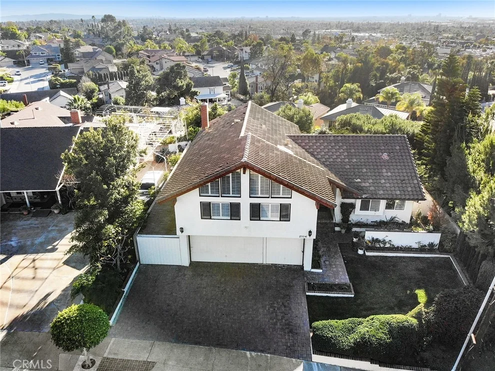 Unit for sale at 2104 E Valley Glen Lane, Orange, CA 92867