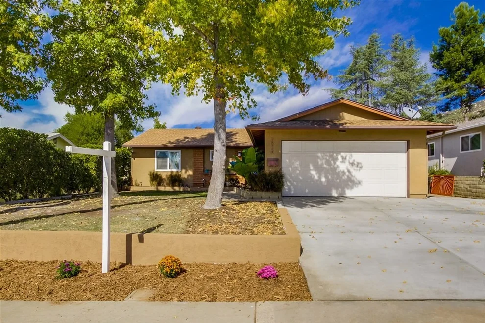 Unit for sale at 12748 Via Sombras, Poway, CA 92064