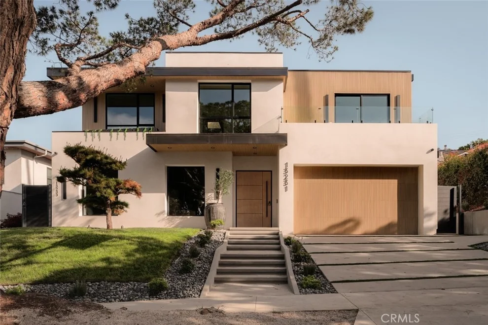 Unit for sale at 13231 Warren, Los Angeles, CA 90066