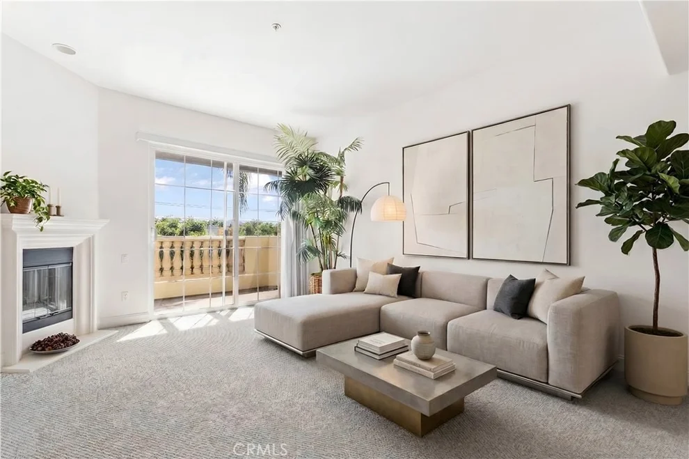 Unit for sale at 14343 Burbank Boulevard, Sherman Oaks, CA 91401