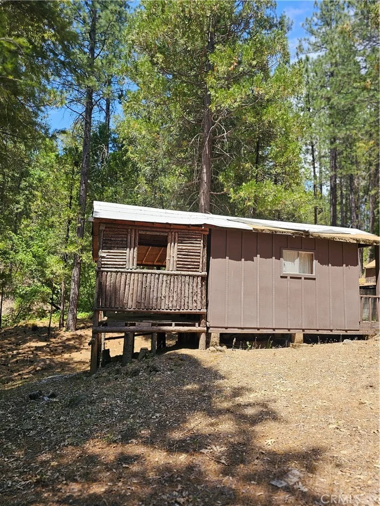 Unit for sale at 15824 Valhalla Drive, Oak Run, CA 96069