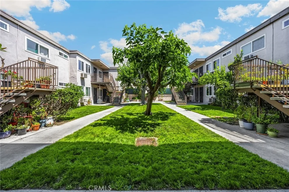 Unit for sale at 7135 Coldwater Canyon, North Hollywood, CA 91605