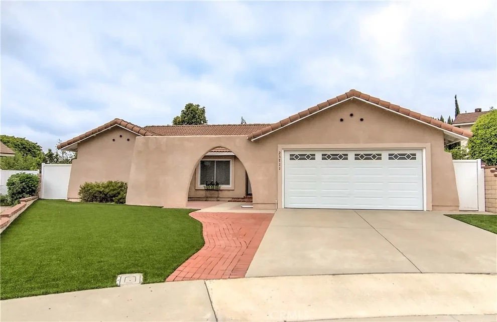 Unit for sale at 23711 Via La Coruna, Mission Viejo, CA 92691