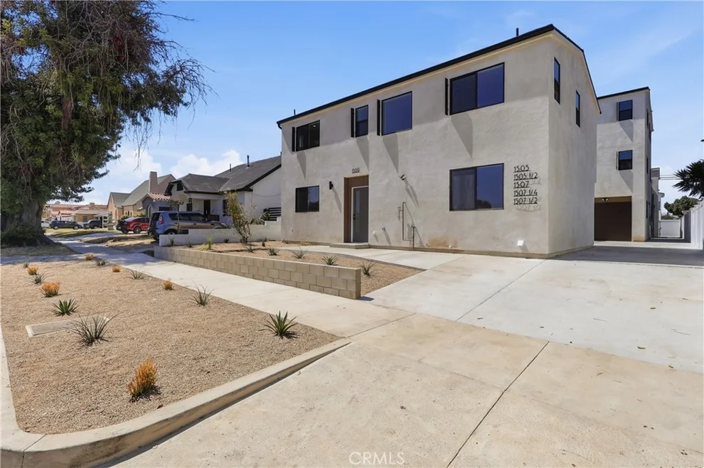 Unit for sale at 1507 W 83rd, Los Angeles, CA 90047